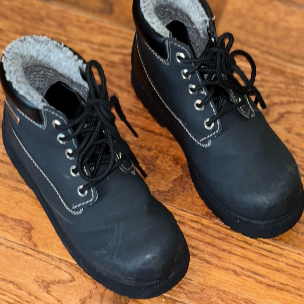 Boots with Sherpa Lining